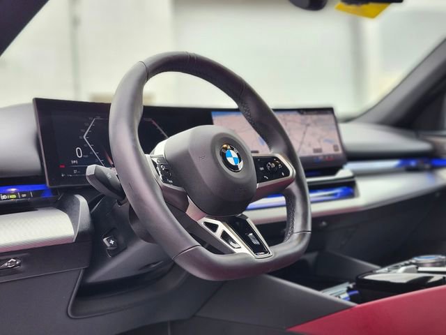 Used 2024 BMW 540i xDrive w/ Premium Package image 17