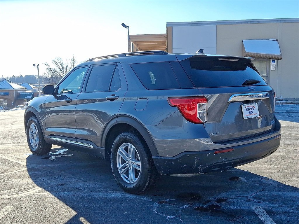 Certified 2023 Ford Explorer XLT image 4