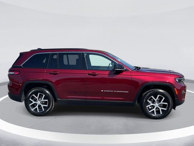 Used 2024 Jeep Grand Cherokee Limited AWD/4WD image 4