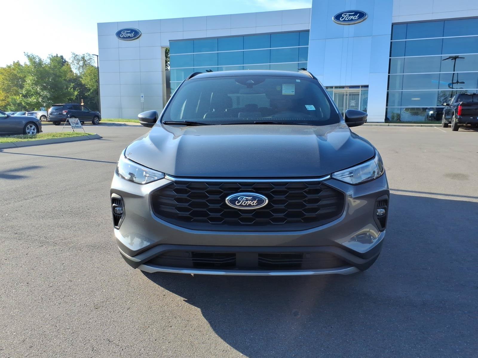 Certified 2025 Ford Escape ST-Line Select AWD/4WD image 8