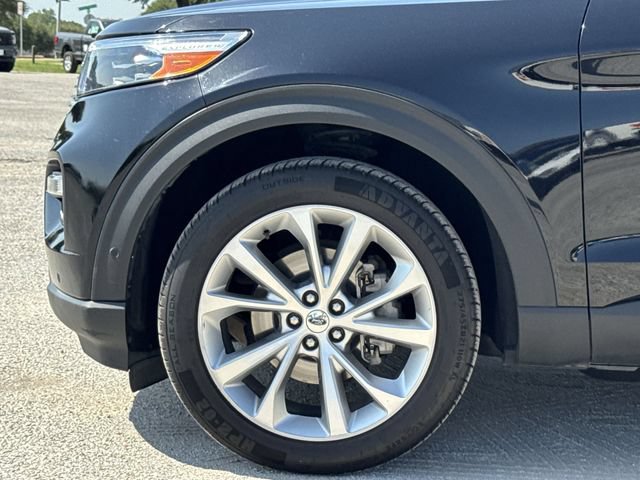 Certified 2022 Ford Explorer Platinum w/ Equipment Group 601A AWD/4WD image 10