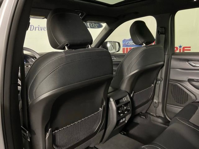 Used 2024 Jeep Grand Cherokee Laredo X w/ Luxury Tech Group I image 15