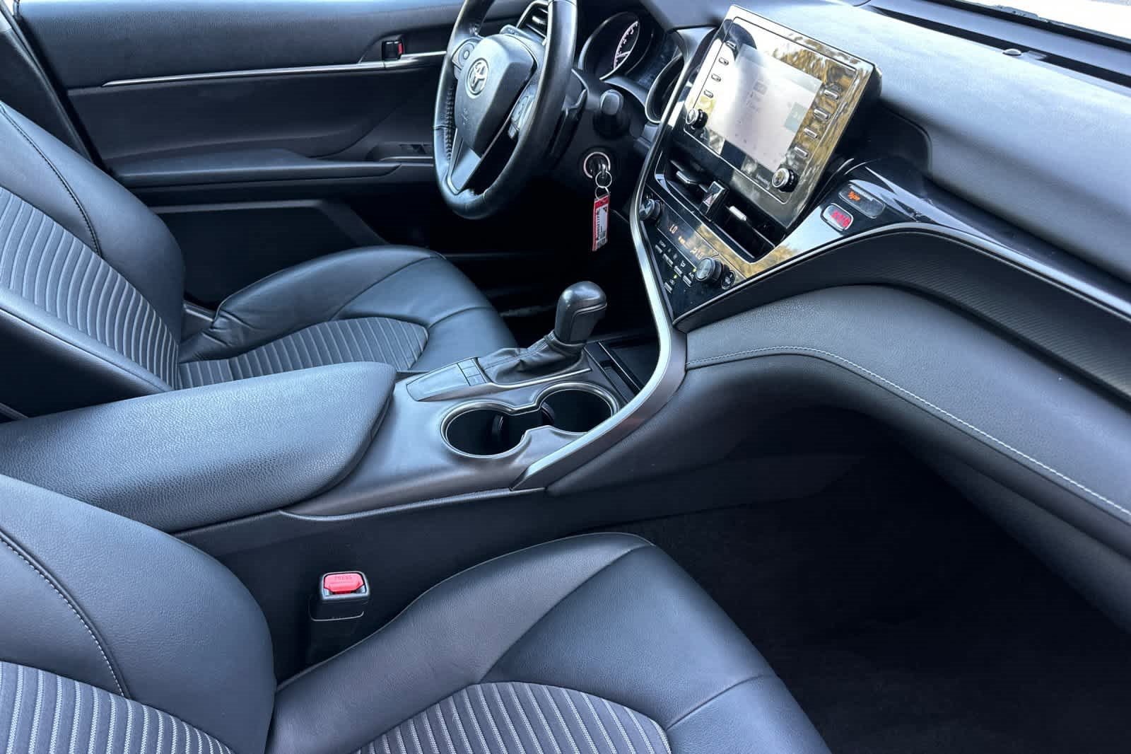 Used 2023 Toyota Camry SE image 16