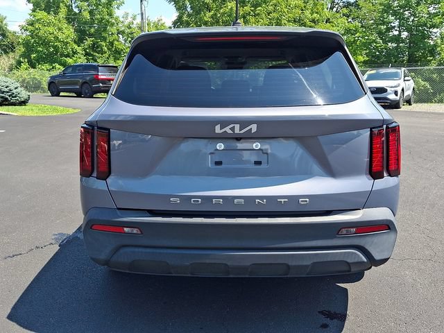 Used 2022 Kia Sorento LX FWD image 11