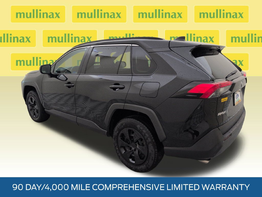 Used 2020 Toyota RAV4 LE FWD image 9