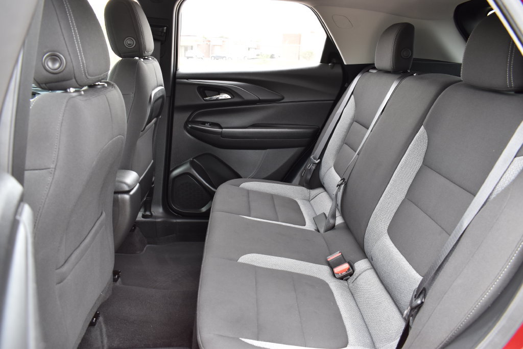 Used 2025 Chevrolet TrailBlazer LT AWD/4WD image 29