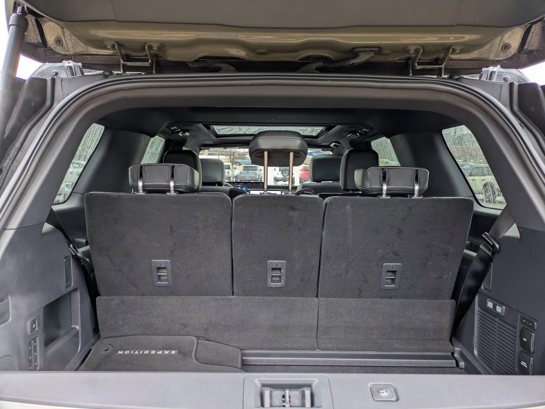 Certified 2025 Ford Expedition Platinum w/ Stealth Performance Package image 34