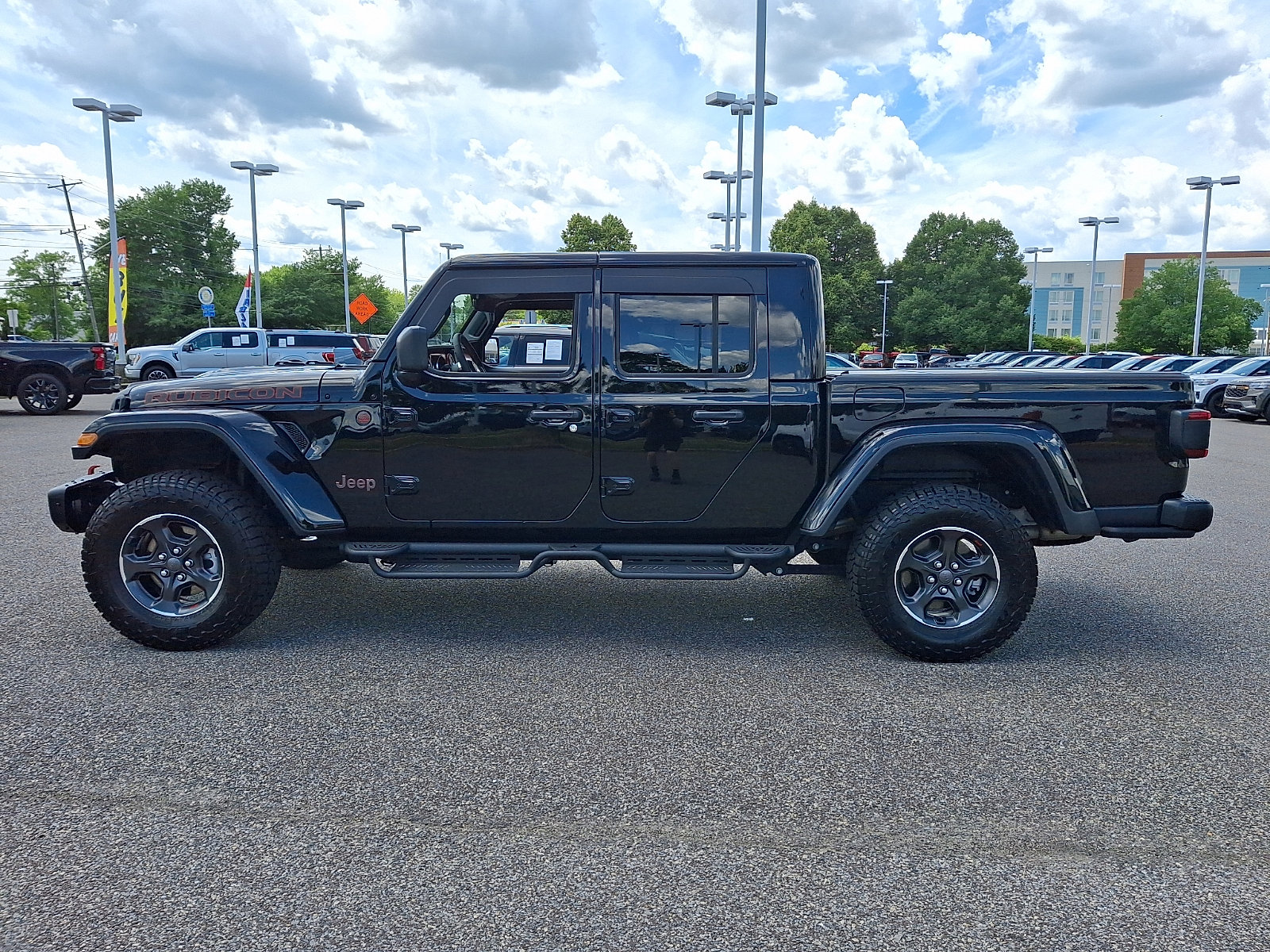 Used 2023 Jeep Gladiator Rubicon w/ LED Lighting Group AWD/4WD image 6