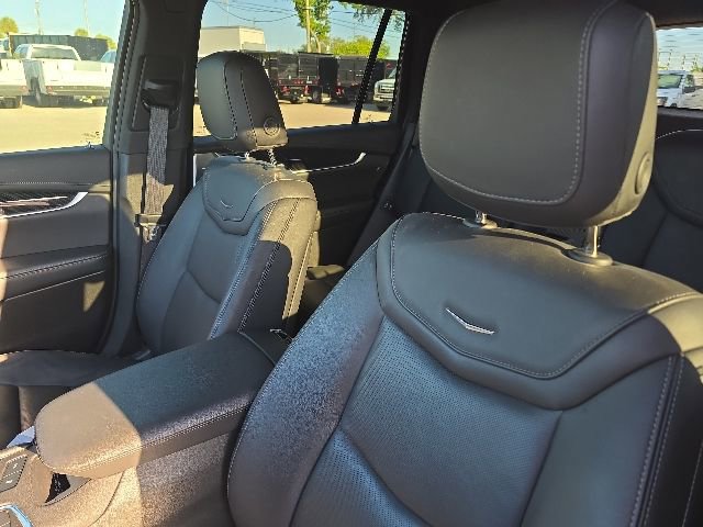Used 2024 Cadillac XT6 Premium Luxury FWD image 9