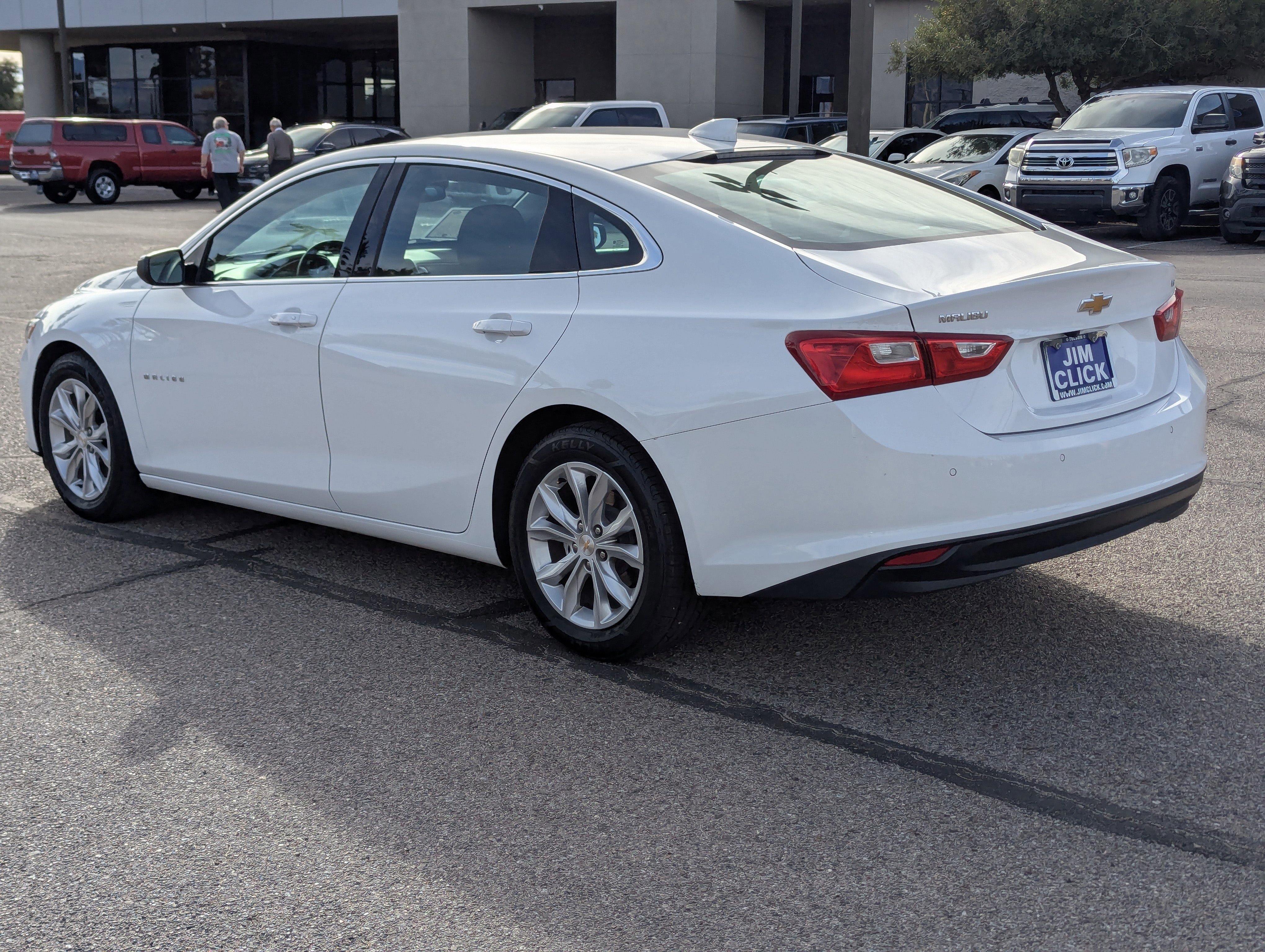 Used 2024 Chevrolet Malibu LT image 2