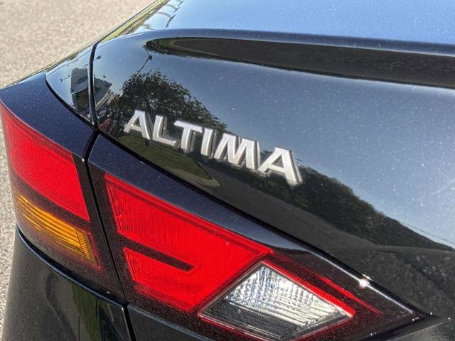 Used 2023 Nissan Altima 2.5 SR w/ SR Premium Package FWD image 9