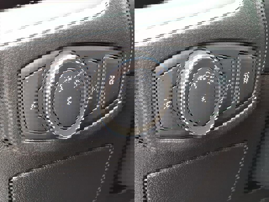 Certified 2022 Ford Edge SE w/ Black Appearance Package image 23