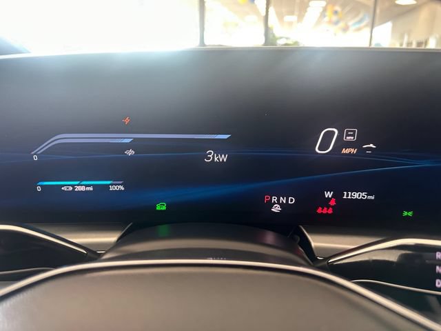 Used 2024 Cadillac Lyriq Luxury AWD/4WD image 14