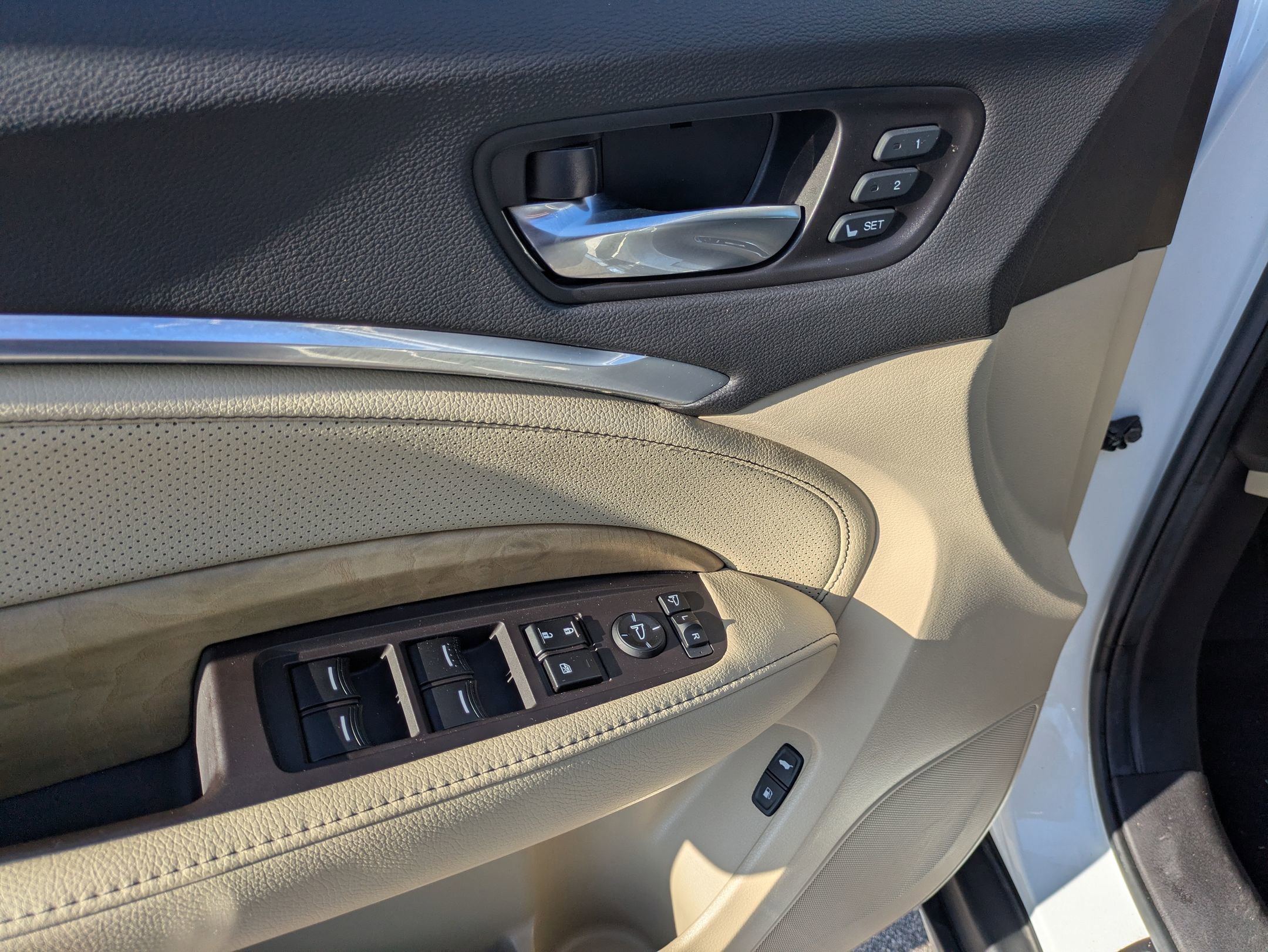 Used 2020 Acura MDX SH-AWD w/ Technology Package image 16