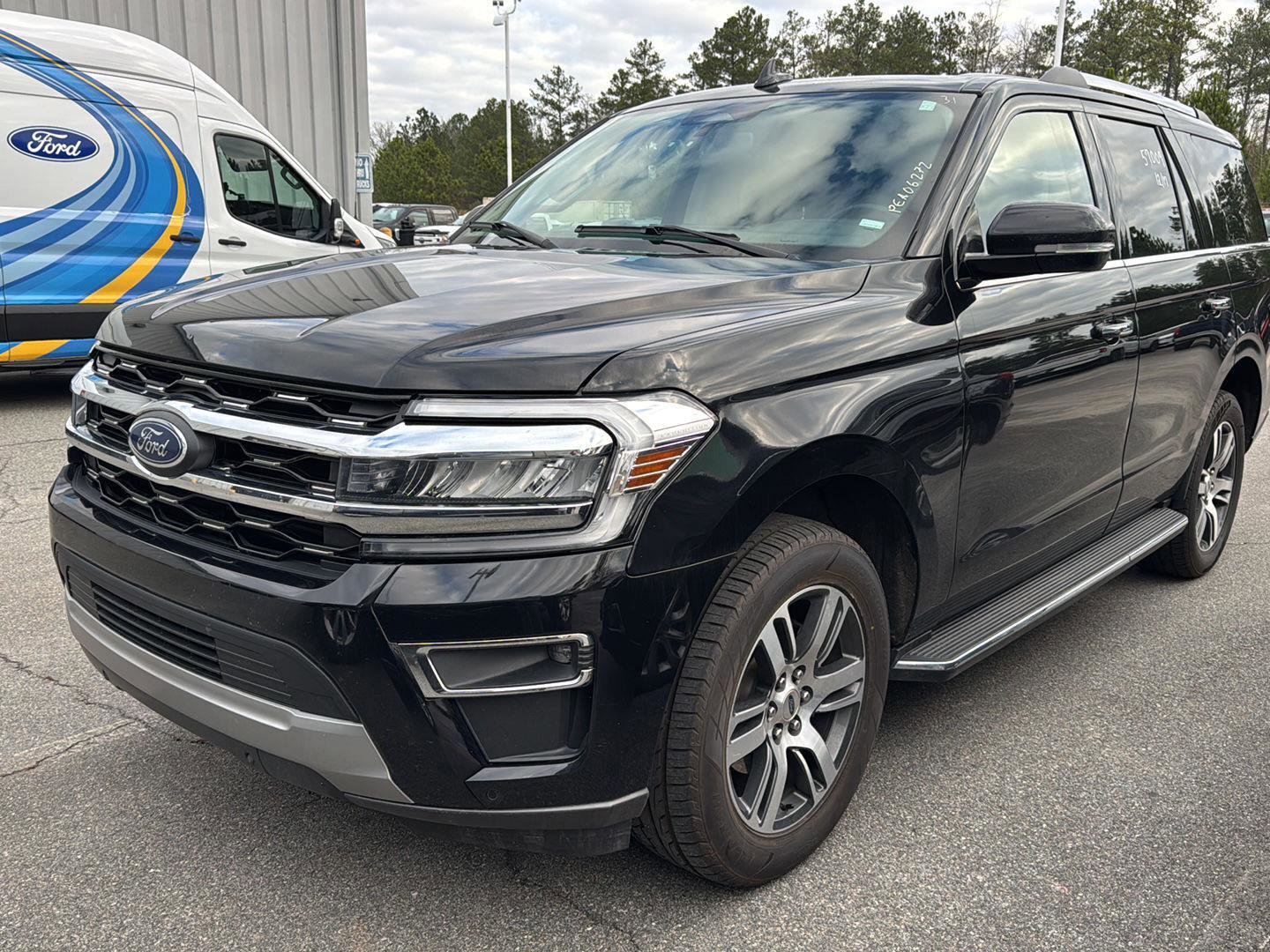 Certified 2023 Ford Expedition Limited image 1