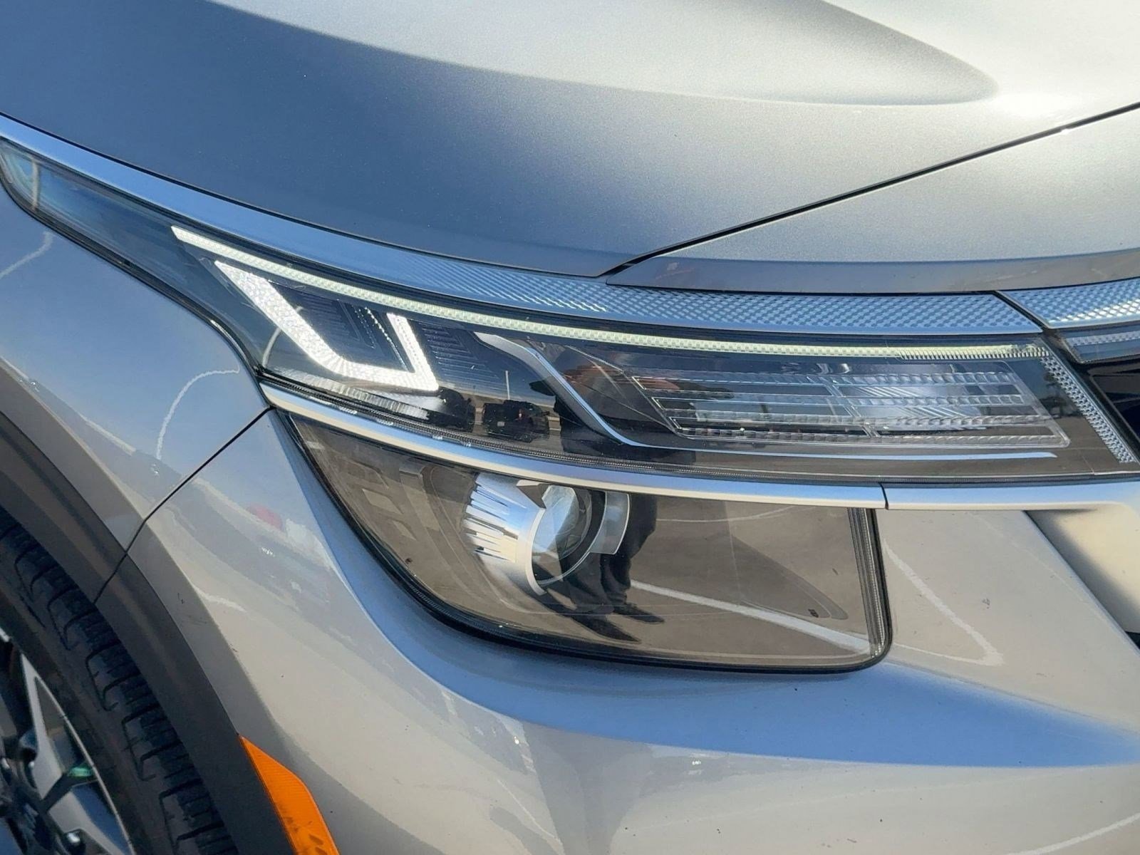 Used 2021 Kia Seltos EX image 10