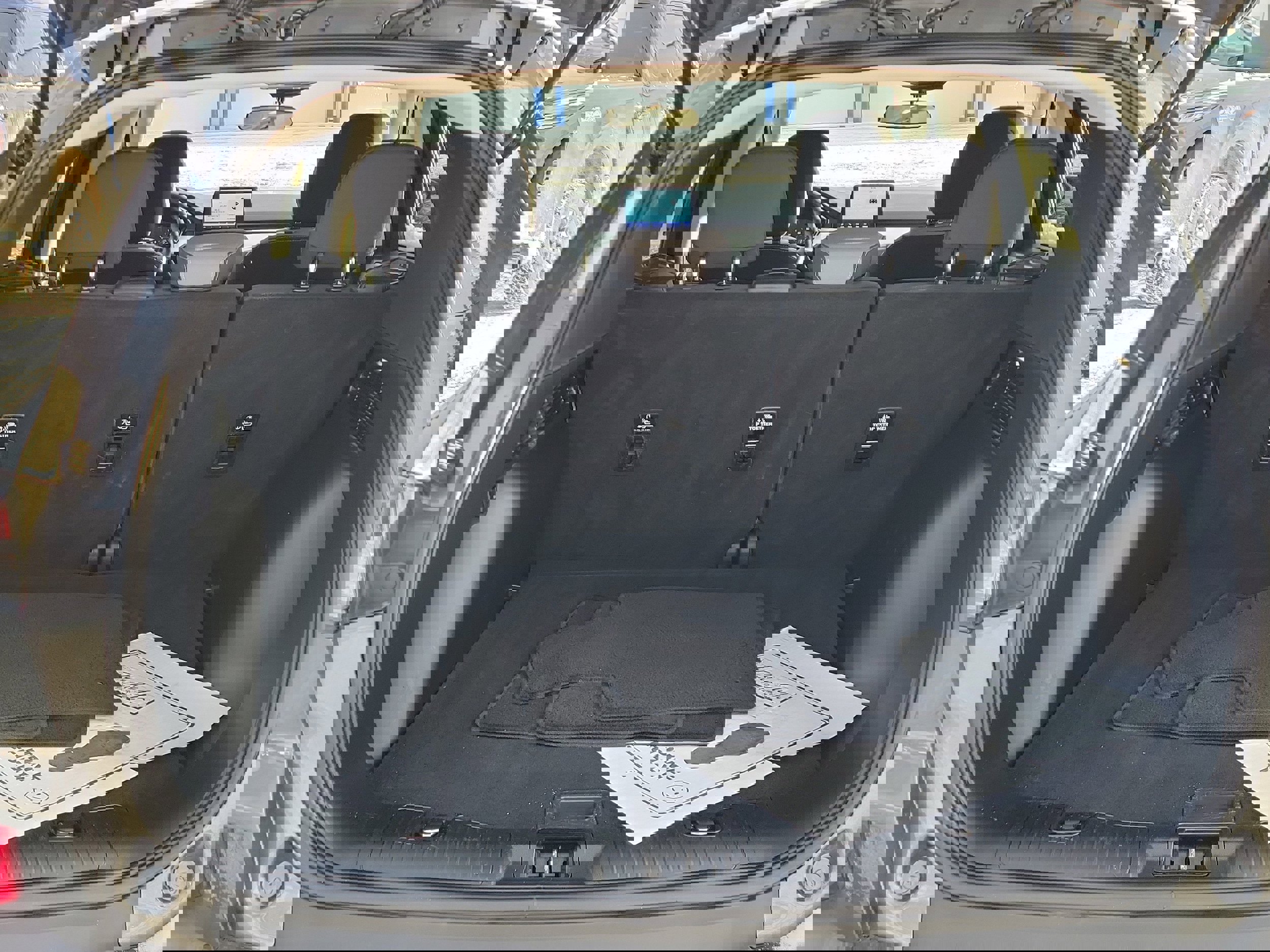 Certified 2020 Ford Escape SE image 8