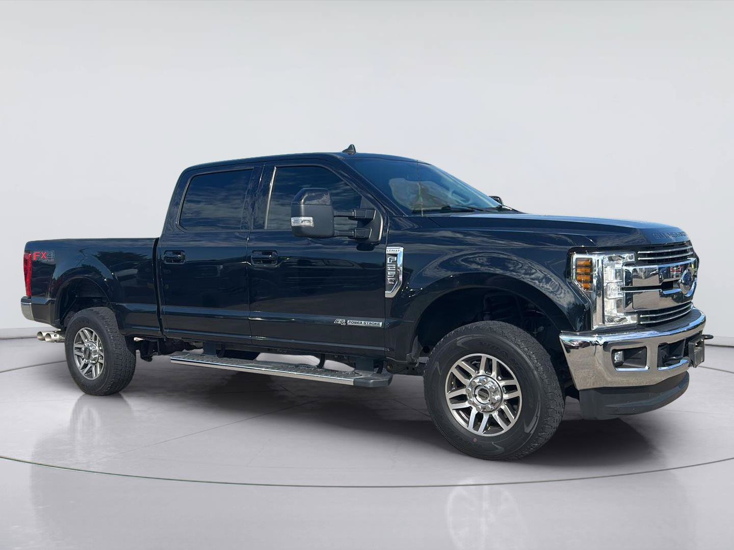 Certified 2019 Ford F250 Lariat w/ FX4 Off-Road Package AWD/4WD image 3