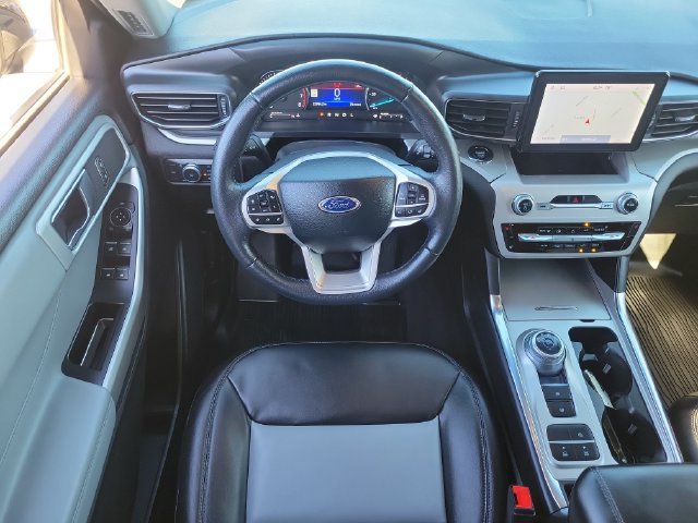 Certified 2022 Ford Explorer XLT w/ Equipment Group 202A RWD image 7