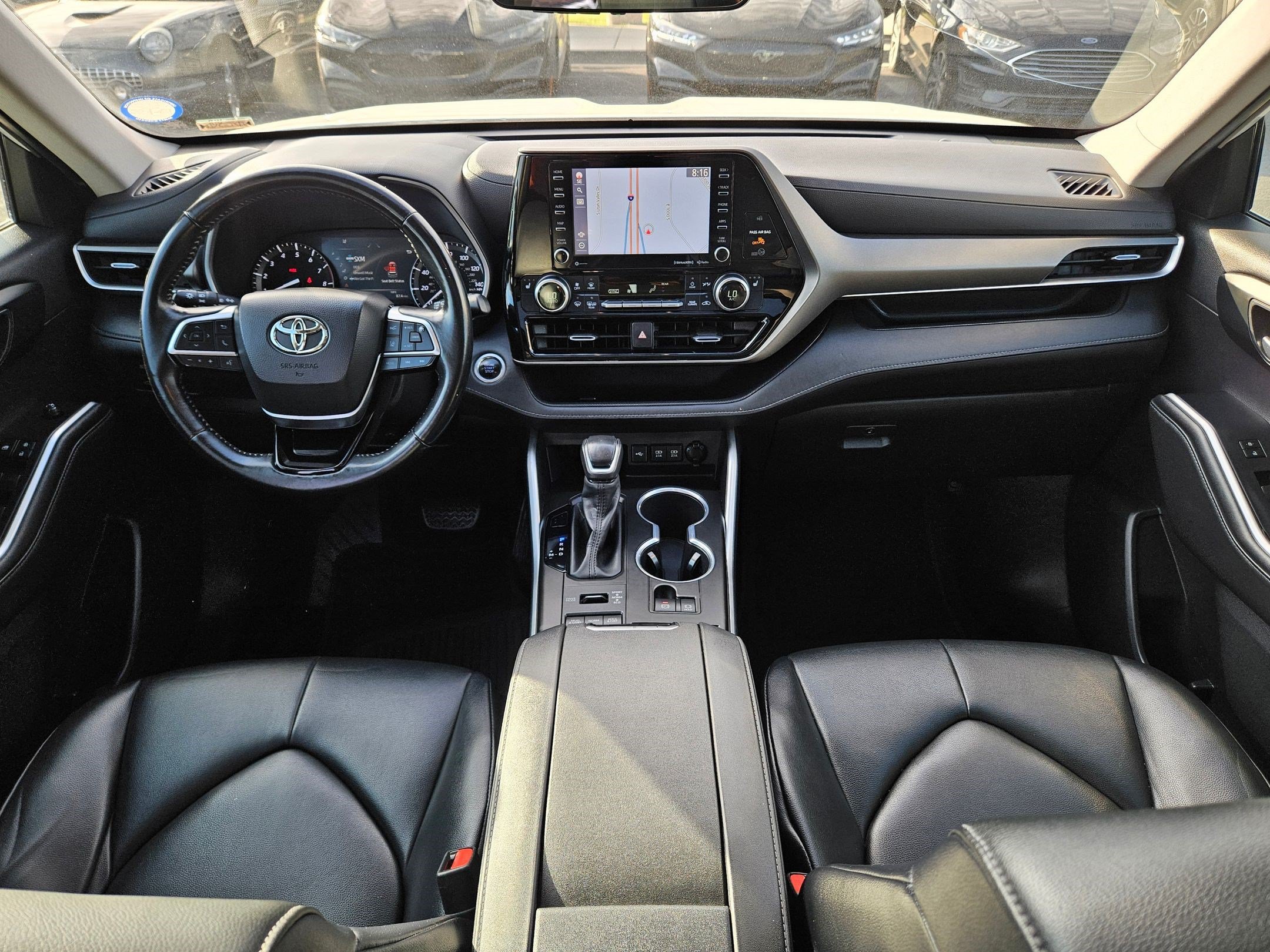 Used 2020 Toyota Highlander XLE AWD/4WD image 40