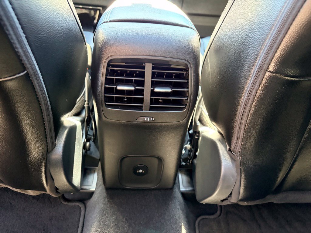 Certified 2025 Ford Escape SE w/ PHEV Premium Package FWD image 26