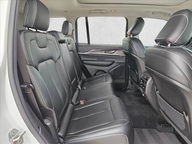 Used 2024 Jeep Grand Cherokee Limited AWD/4WD image 20