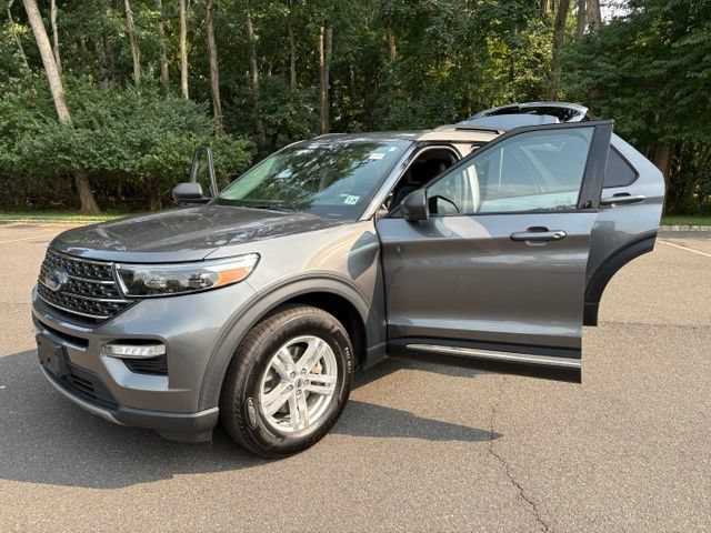 Certified 2022 Ford Explorer XLT w/ Equipment Group 202A AWD/4WD image 14