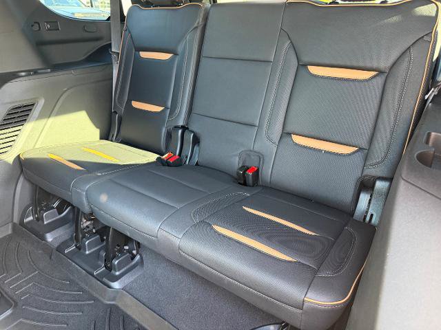 Used 2023 GMC Yukon AT4 w/ AT4 Premium Package AWD/4WD image 12