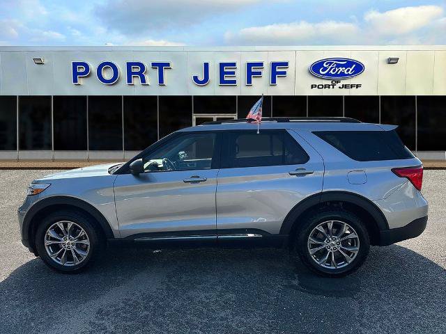 Certified 2022 Ford Explorer XLT w/ Equipment Group 202A AWD/4WD image 8