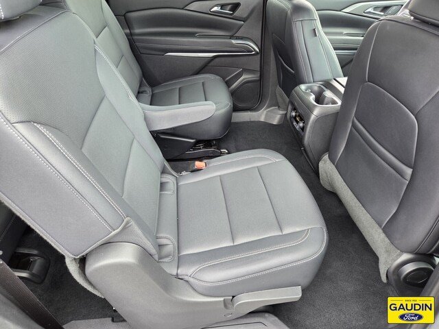 Used 2026 Chevrolet Traverse LT FWD image 16