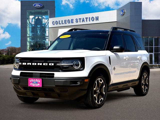 Certified 2024 Ford Bronco Sport Outer Banks w/ Tech Package AWD/4WD image 2