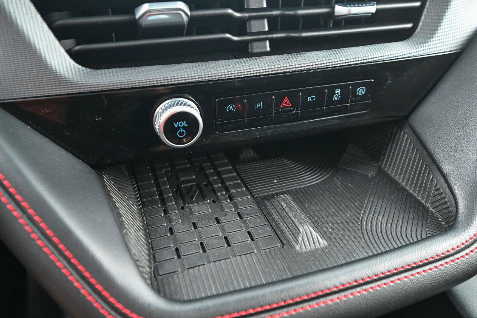 Certified 2025 Ford Explorer ST AWD/4WD image 37