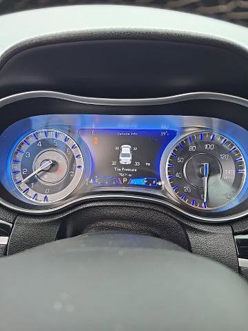 Used 2021 Chrysler 300 S image 9