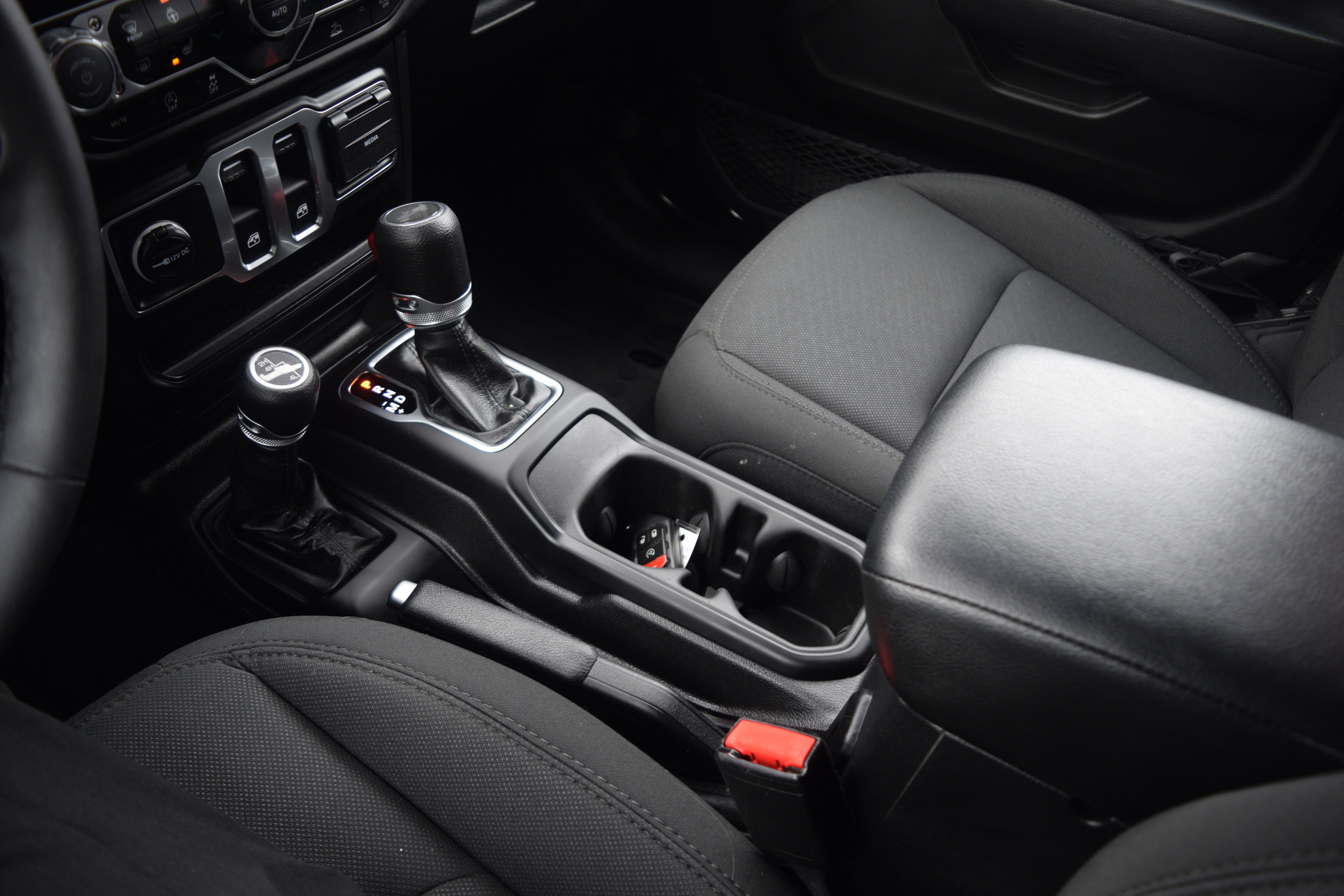 Used 2023 Jeep Wrangler Sport S image 13