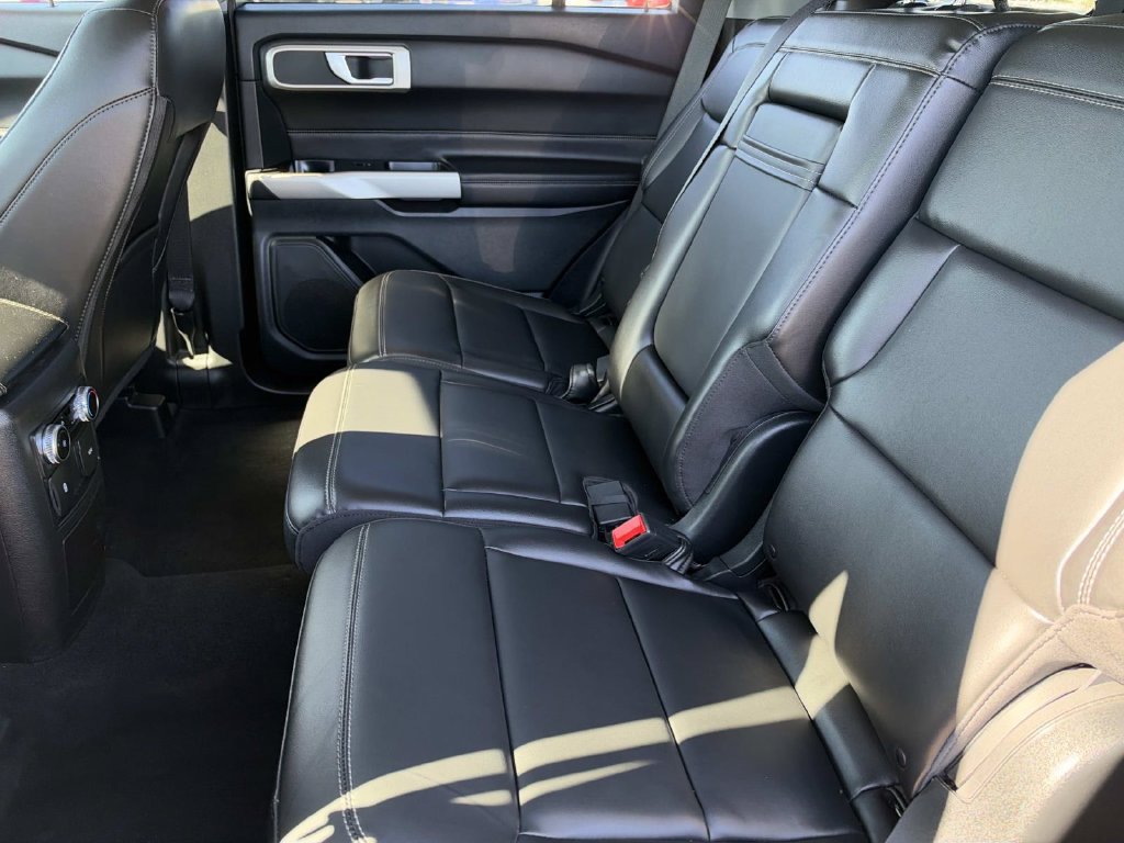 Certified 2023 Ford Explorer XLT w/ Equipment Group 202A RWD image 18