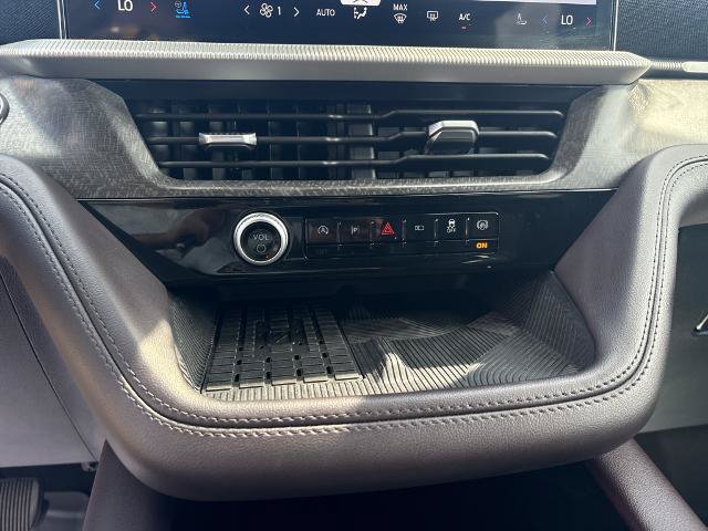 Certified 2025 Ford Explorer Platinum RWD image 17