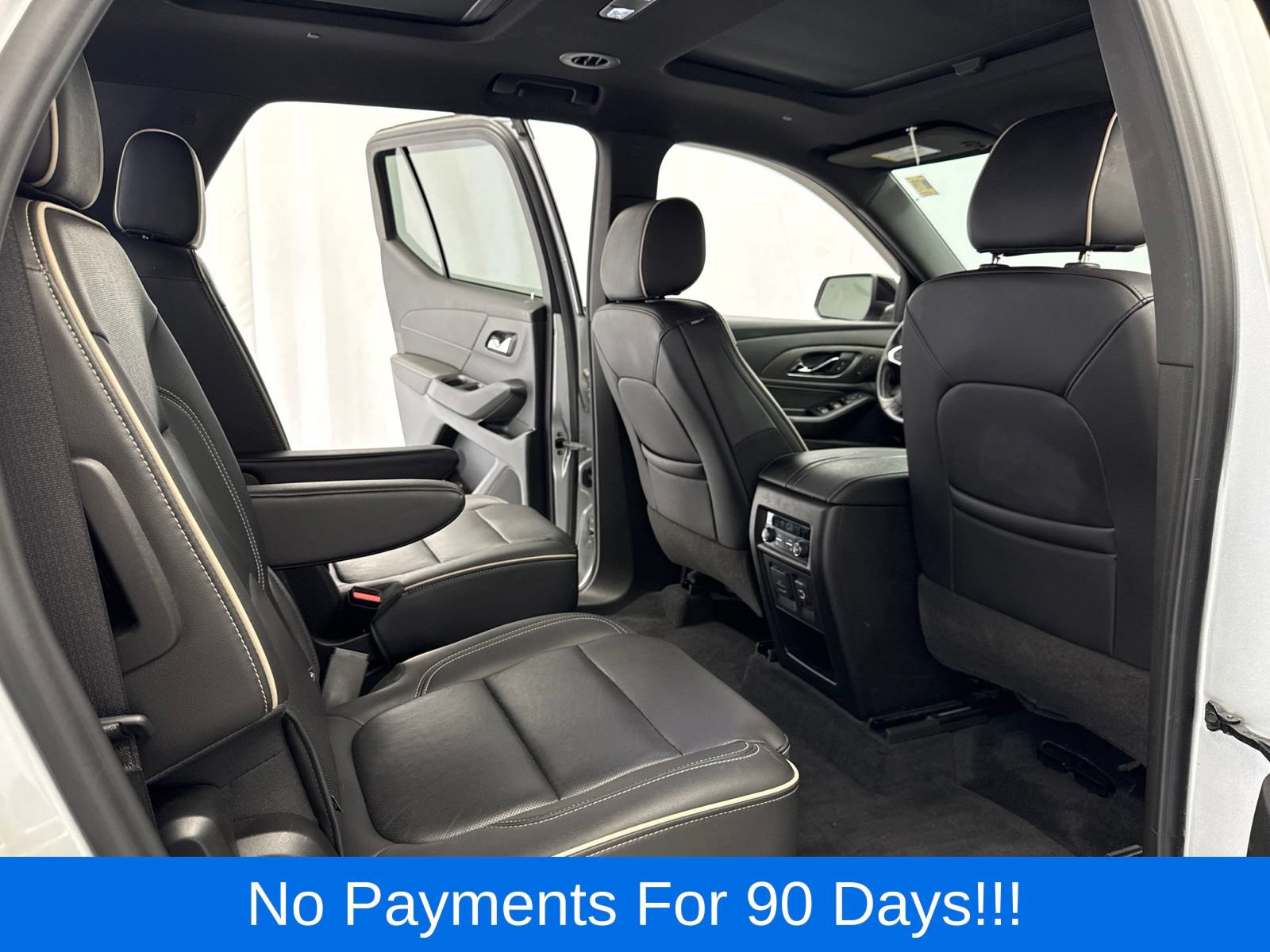 Used 2022 Chevrolet Traverse Premier w/ Redline Edition AWD/4WD image 34