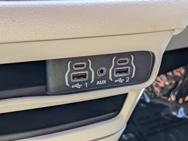 Used 2023 Chrysler Voyager LX FWD image 22