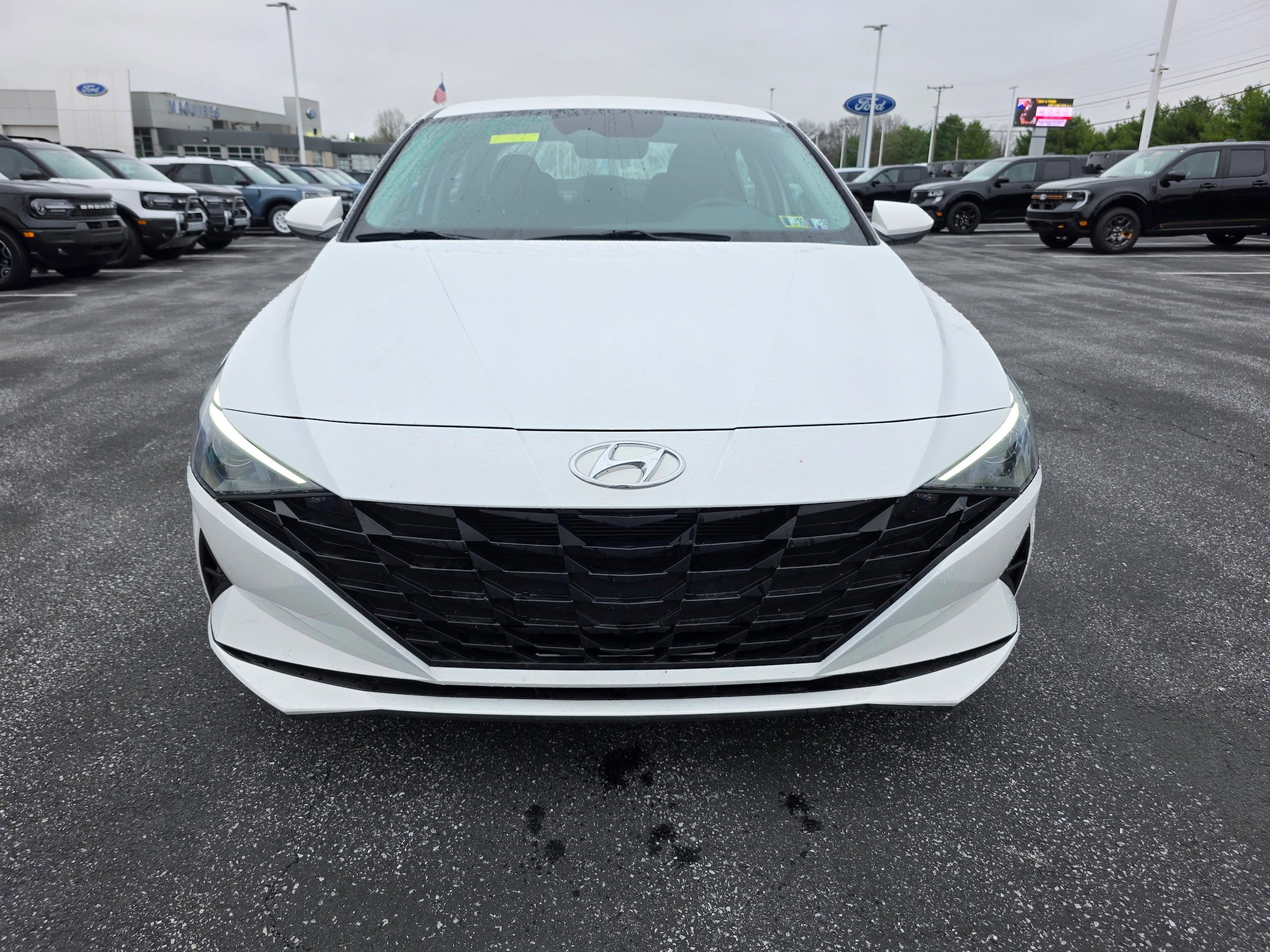 Used 2023 Hyundai Elantra SE FWD image 6