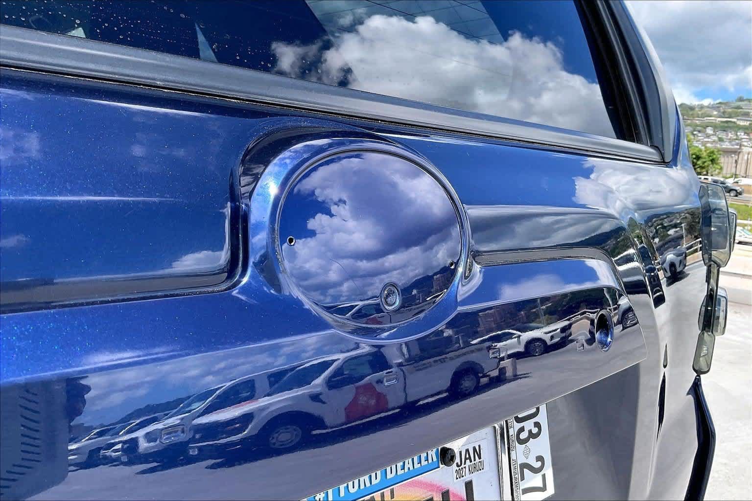 Used 2021 Toyota 4Runner SR5 AWD/4WD image 7