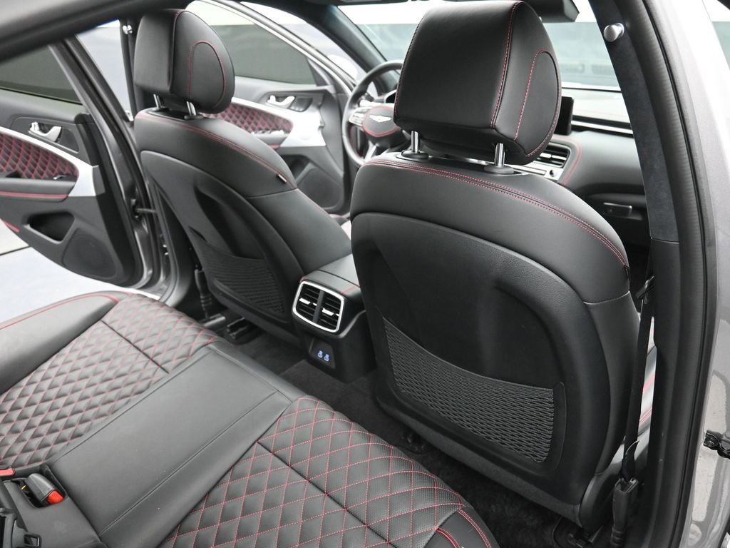 Used 2024 Genesis G70 3.3T Advanced w/ Sport Prestige Package image 10