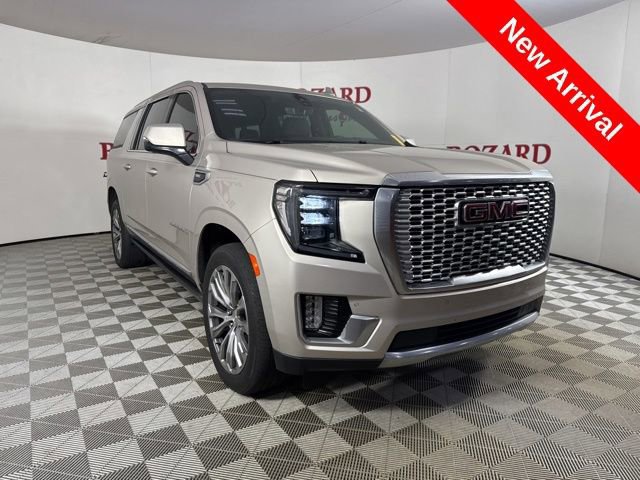 Used 2021 GMC Yukon XL Denali w/ Denali Premium Package image 7