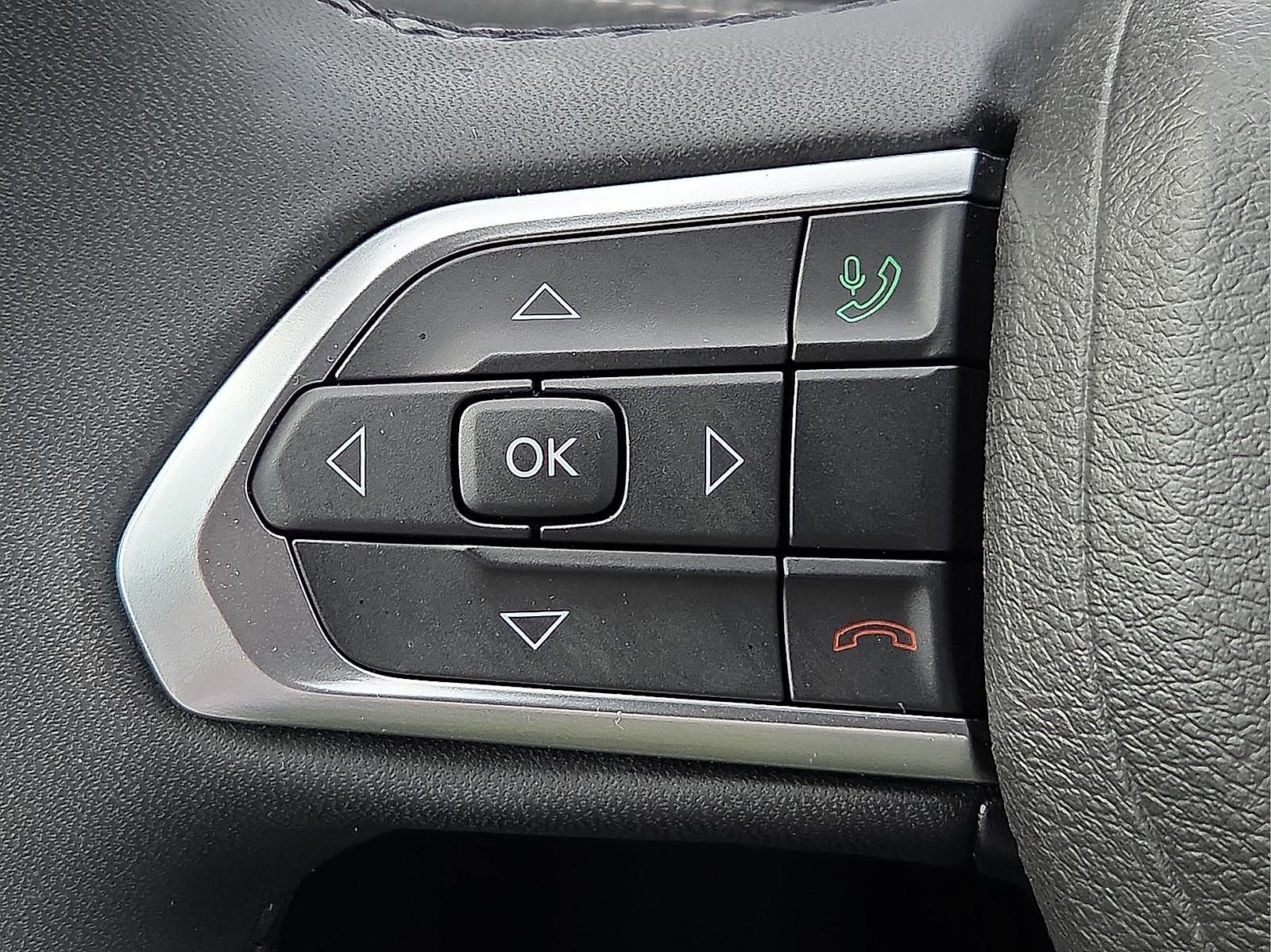 Used 2022 Jeep Compass Latitude FWD image 18