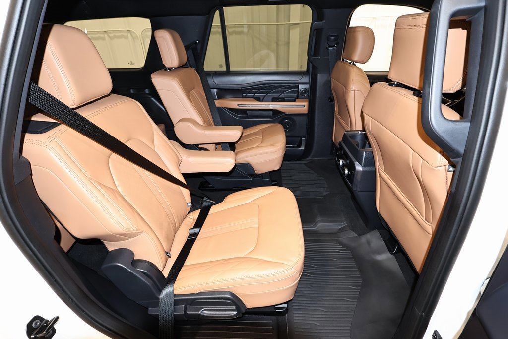 Certified 2024 Ford Expedition Platinum image 23