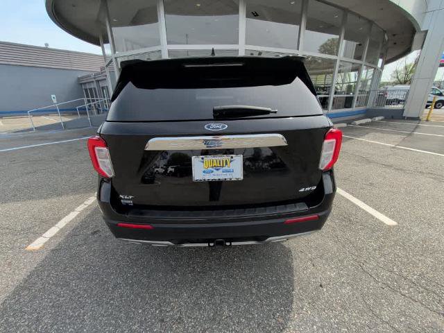 Certified 2023 Ford Explorer XLT w/ Equipment Group 202A image 4