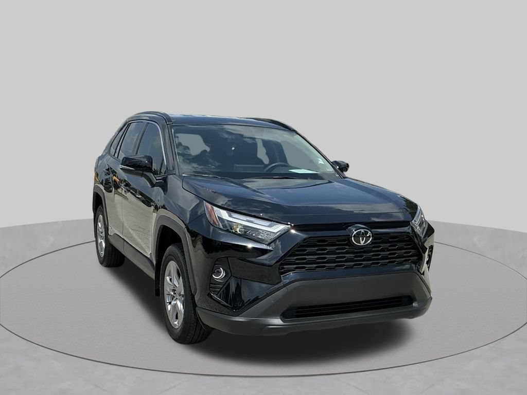 Used 2025 Toyota RAV4 XLE AWD/4WD image 10