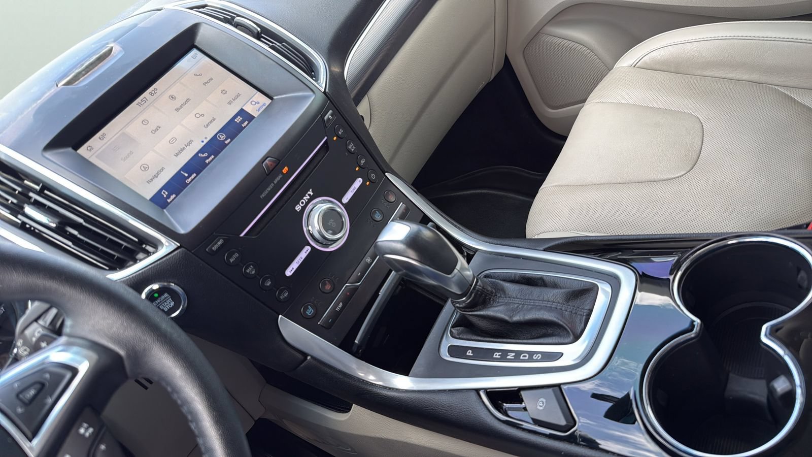 Certified 2018 Ford Edge Titanium w/ Equipment Group 301A FWD image 19