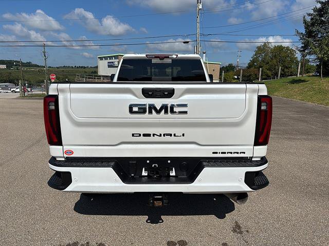 Used 2025 GMC Sierra 3500 Denali Ultimate AWD/4WD image 3