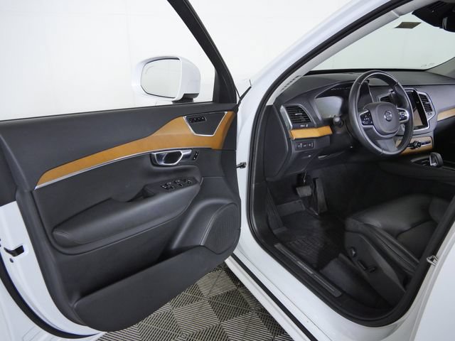 Used 2022 Volvo XC90 T8 Inscription Expression w/ Protection Package Premier AWD/4WD image 17