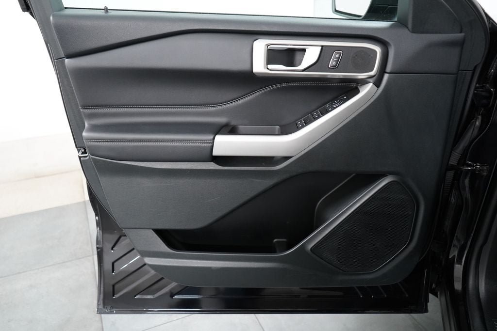 Certified 2024 Ford Explorer XLT AWD/4WD image 30